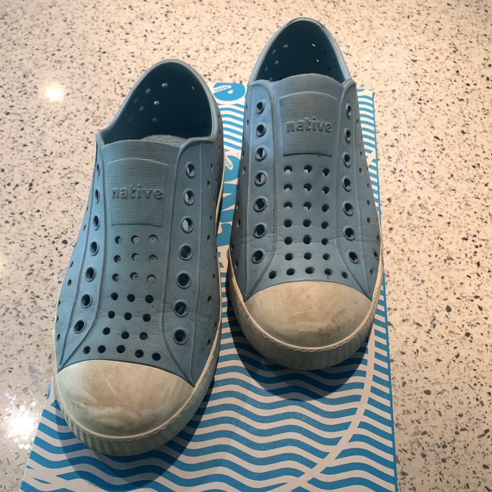 Native ‘Jefferson’ in Baby Blue; Big Kid Size 1